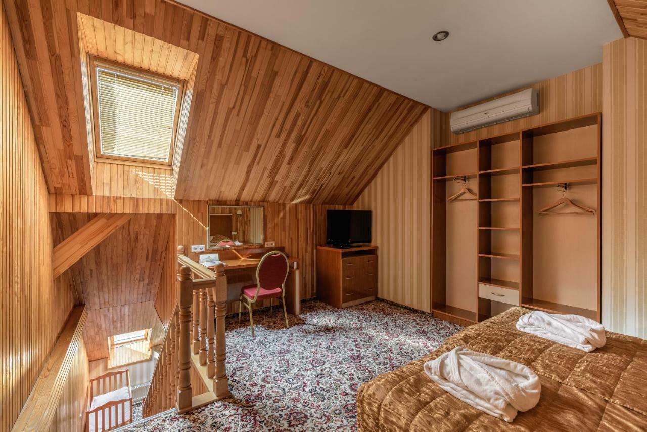 Status Hotel 3*