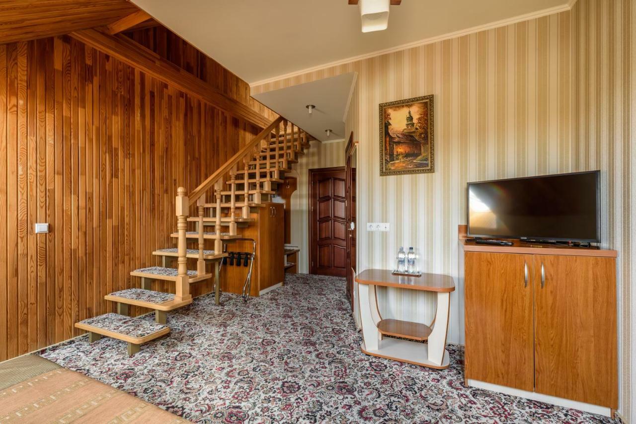 Hotel Status 3*